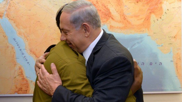 Netanyahu with Damas Pakada an Ethiopian soldier in the Israel Defense Forces